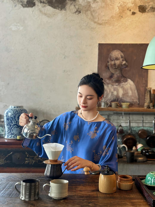 盛唐牡丹 |孔雀蓝菊花纹交织提花真丝上衣 商品图2