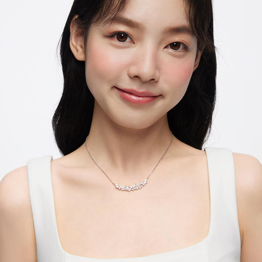 卡蒂罗闪闪蝶舞项链女纯银轻奢小众设计2023年新款锁骨链生日礼物 商品图3