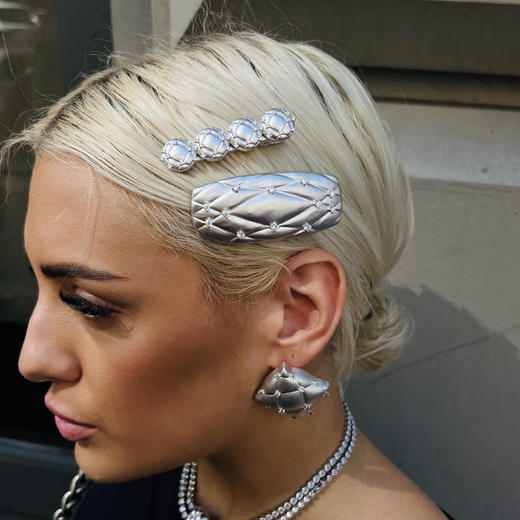 lost in echo2024秋季新款膨胀枕头银色夸张锆石大耳环耳钉女 商品图4