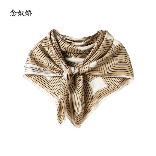 【饰品】丝巾 ZNS488FT9 流畅随性的艺术线条，暖色调配 色，简洁雅致 桑蚕丝面料 触感细腻雅致耐看 商品图0