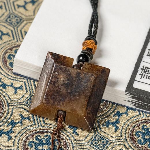 明 玉雕工字佩 商品图0