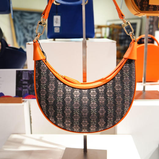 深山集市·数纱绣橘色豌豆包 商品图0