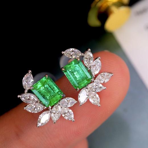 0.70ct 祖母绿耳钉 商品图2