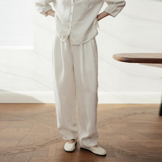 绽放旅行女装511朵【黑白灰系列】白色汉麻廓形感弯刀阔腿裤 商品图0