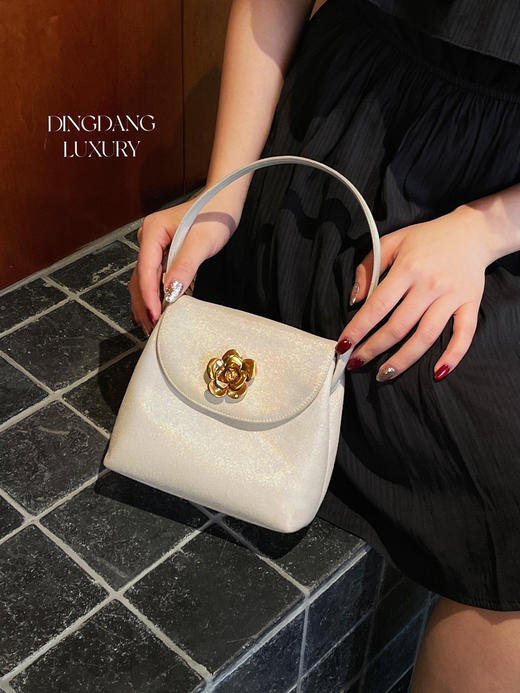 Chanel vintage 白色 帆布 山茶花 手提包 商品图0