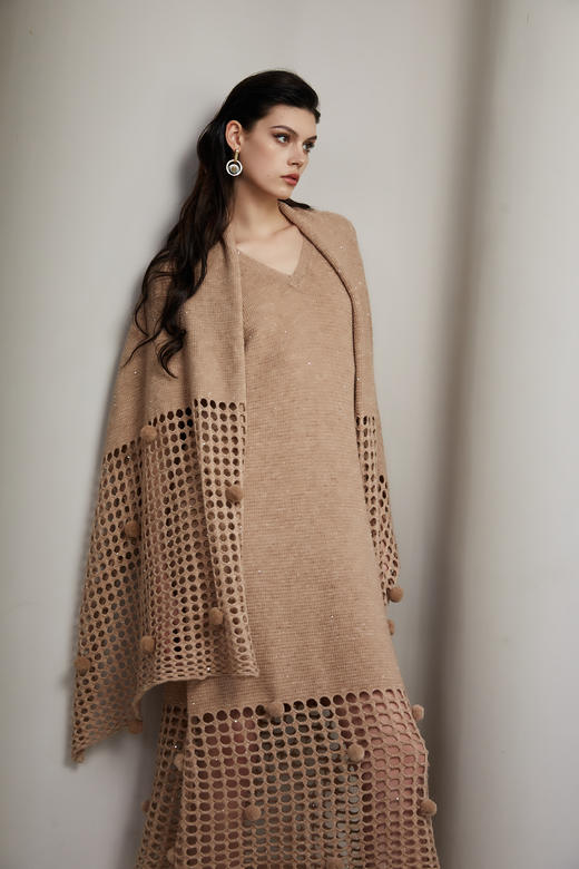 SAFICOO 时尚摩登 镂空宽肩 宽松鱼尾版连衣裙 商品图2