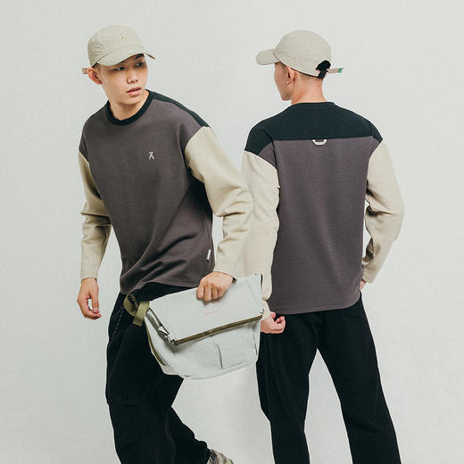 【十一破价福利】ACMEITEM爱棵米 秋季户外撞色长袖卫衣圆领套头绣花运动上衣男女GAF3340077E 商品图3