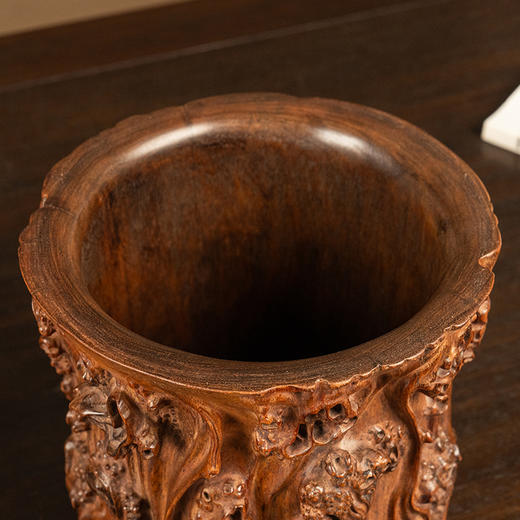 清 黄花梨雕树瘤笔筒 商品图2