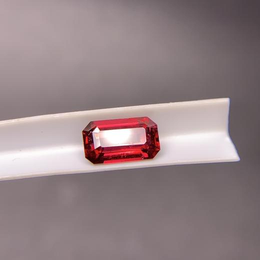 1.37ct 红宝石裸石 商品图4