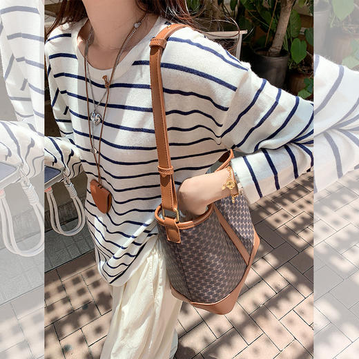 <曾小咸推荐>条纹长袖针织 商品图1