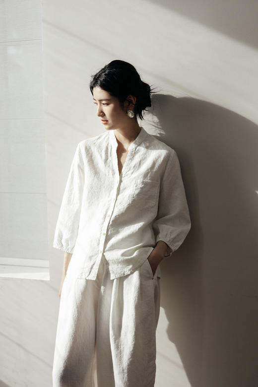 绽放旅行女装462朵【黑白灰系列】轻薄亚麻褶皱肌理感中式小衫 商品图5