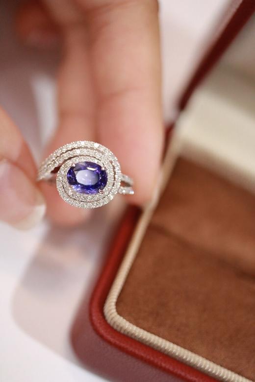 2.01ct 蓝宝石戒指 商品图1