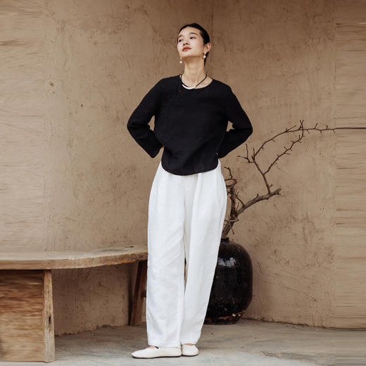 绽放旅行女装511朵【黑白灰系列】白色汉麻廓形感弯刀阔腿裤 商品图3