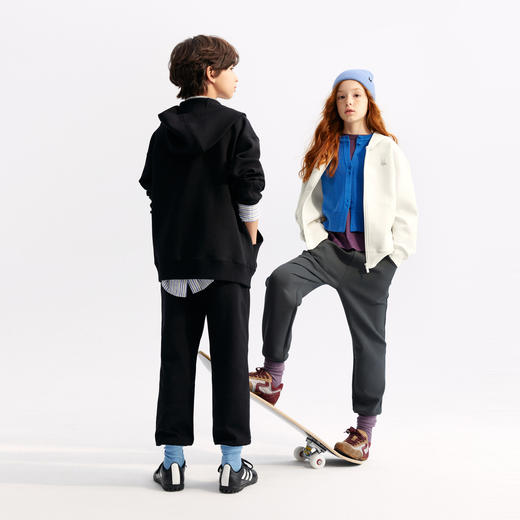 【超舒衣·休闲单裤】男女运动风卫裤柔滑轻盈秋季新款安奈儿童装实体店同款AM436863 商品图3