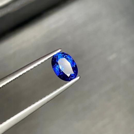 0.92ct 蓝宝石裸石 商品图3