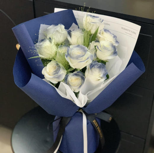 【流萤集】A款，12朵马其他蓝玫瑰精美花束 商品图0