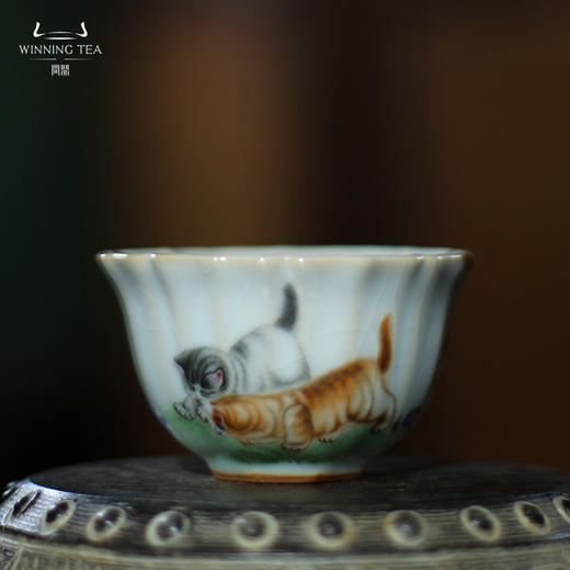 问鼎汝瓷月白老款沐菊杯（千伶百俐）（猫咪）（缺货） 商品图0