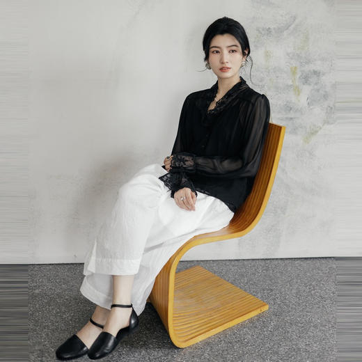 * 绽放旅行女装465朵【黑白灰系列】复古拼接轻薄柔软短款长袖小衫 商品图3