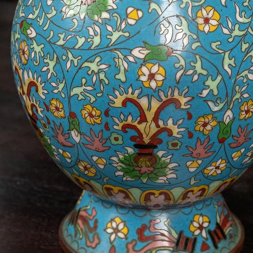 清 铜胎掐丝珐琅缠枝花卉纹玉壶春赏瓶（红木座） 商品图2