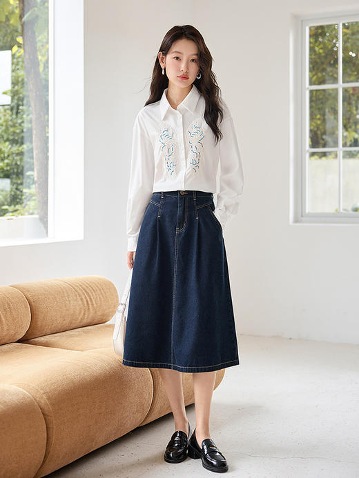 【年终特卖】熙世界珠片蝴蝶刺绣衬衣长袖减龄好看的白色衬衫上衣2025秋新款 商品图4