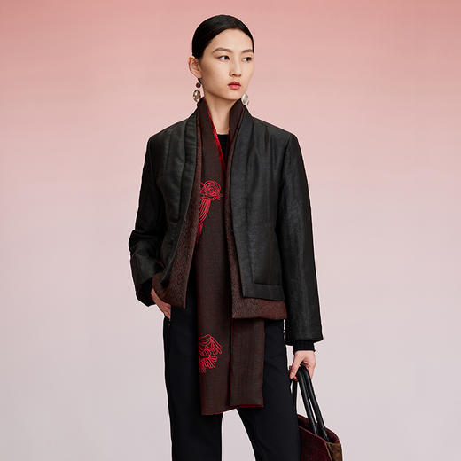 TANGY Collection天意精品2024秋季新品中国风女士绣花围巾 商品图1