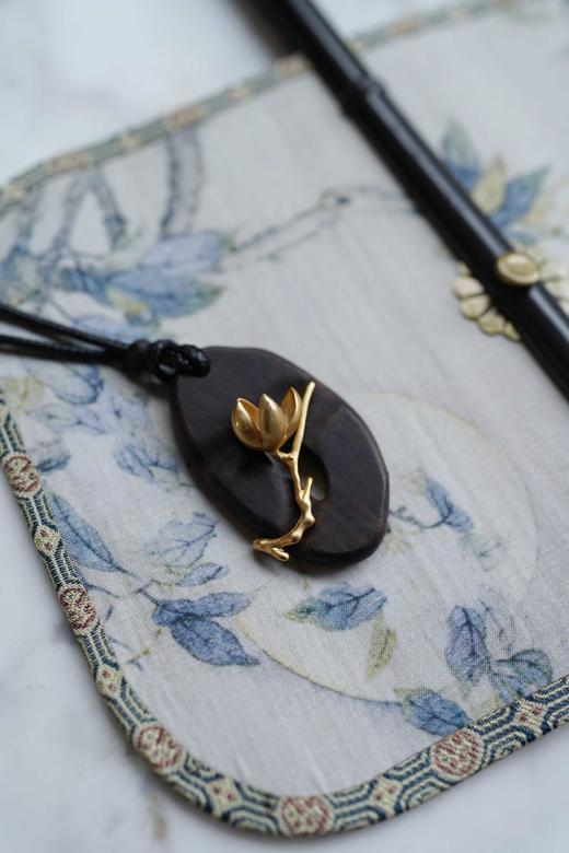 天ran实木雕刻铜镀14K金吊坠 侘寂风原创设计款 优雅百搭~清冷并具有自然美感！ 商品图9