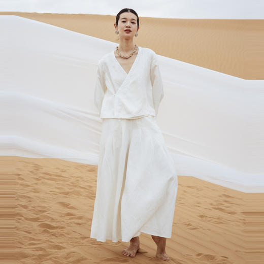 绽放旅行女装499朵【黑白灰系列】新中式斜襟波点提花长袖小衫 商品图2