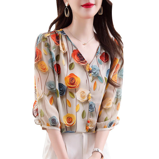 立体花V领显瘦减龄，透气印花套头小衫KQL-E324N9019 商品图3