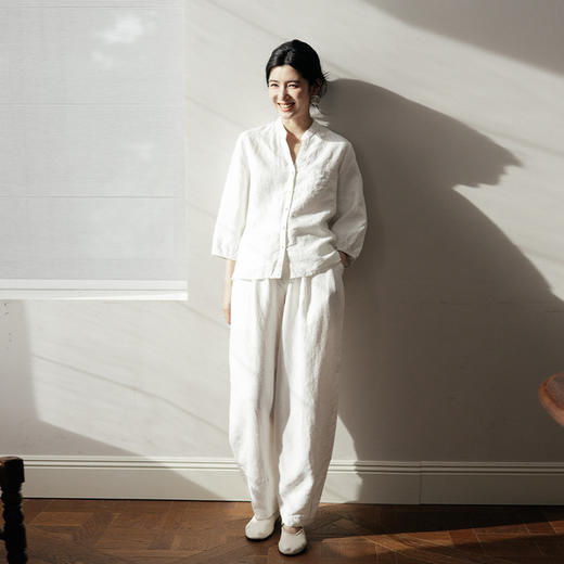 绽放旅行女装462朵【黑白灰系列】轻薄亚麻褶皱肌理感中式小衫 商品图2