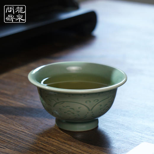 龙泉问鼎梅子青刻绘压手杯（缺货） 商品图1