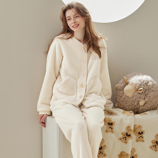 <有书独家>芬腾珊瑚绒女士睡衣秋冬加绒套装法兰绒加厚保暖加大码家居服冬季 商品图0