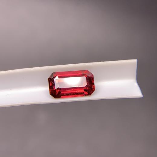1.37ct 红宝石裸石 商品图1