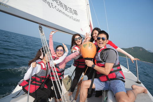 深圳大鹏日落/日出帆船｜下海游泳娱乐|餐食|驾驶体验|升帆航行|享受海钓|现钓现吃|魔毯|浆板|浮潜（10人以下） 商品图6