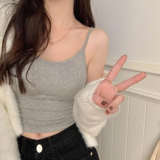 <曾小咸推荐>纯欲吊带背心内搭打底带胸垫短款背心 活动价39.99/件 50/2件！【预售款，预计3-15天发货】 商品图0