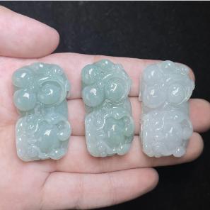 玉美人菲菲HZ#翡翠貔貅吊坠约42*22mm-多样性发一 商品图0