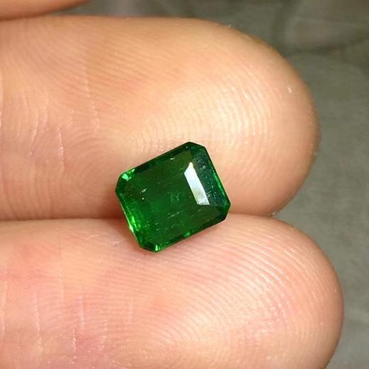 0.8ct 祖母绿裸石 商品图1