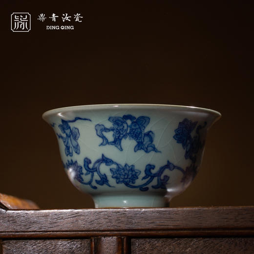 问鼎鼎青青花压手杯（八宝纹）（缺货） 商品图0