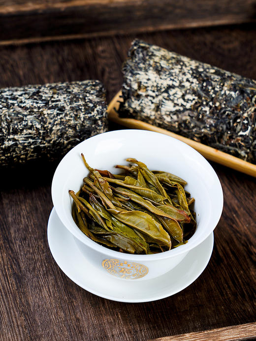 【班章竹筒茶】2017年勐海班章五寨茶区拼配岩老亲制竹筒茶普洱茶生茶300克茶叶 商品图9