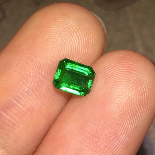 0.8ct 祖母绿裸石 商品图2