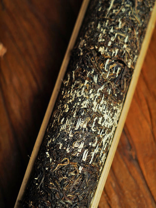 【班章竹筒茶】2017年勐海班章五寨茶区拼配岩老亲制竹筒茶普洱茶生茶300克茶叶 商品图6