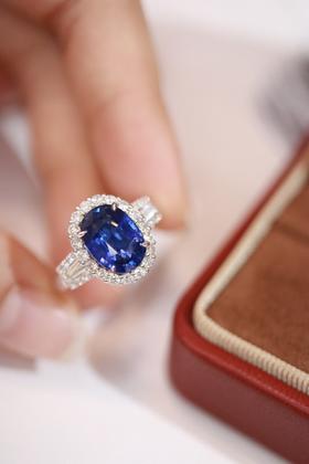 3.65ct 蓝宝石戒指