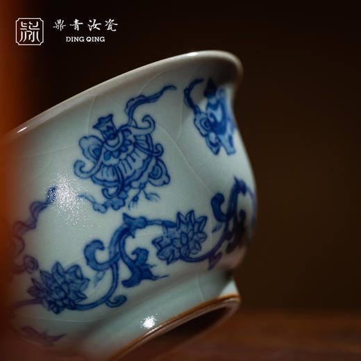 问鼎鼎青青花压手杯（八宝纹）（缺货） 商品图1