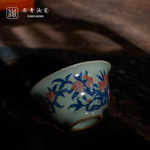 问鼎鼎青青花压手杯（红九桃）（缺货） 商品图1