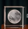 水晶月球发光摆件 商品缩略图0