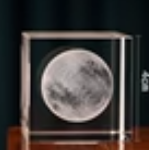 水晶月球发光摆件