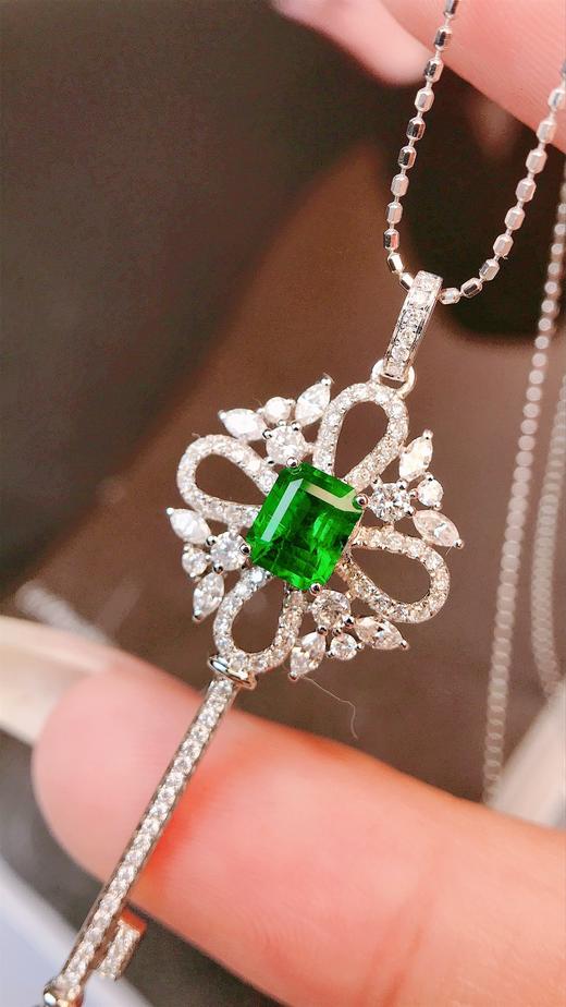 0.61ct 祖母绿吊坠 商品图0