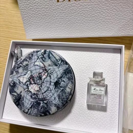【预售 急单慎拍】迪奥珍礼套装 限定款首饰盒+花漾女士香水5ml 商品图0