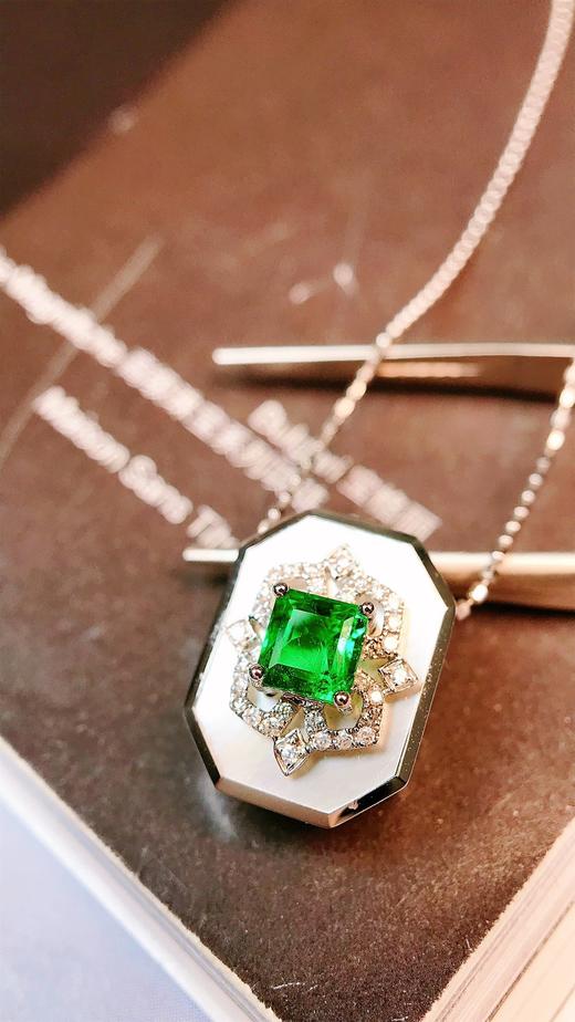 0.35ct 祖母绿手镯吊坠 商品图4