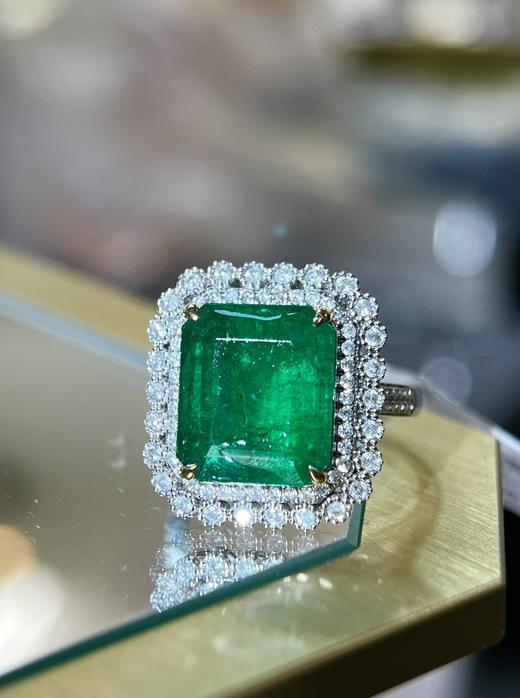 7.56ct 祖母绿戒指 商品图1