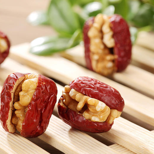 西域果园灰枣夹核桃500g 商品图3